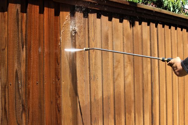 Fence Cleaning in Winchester