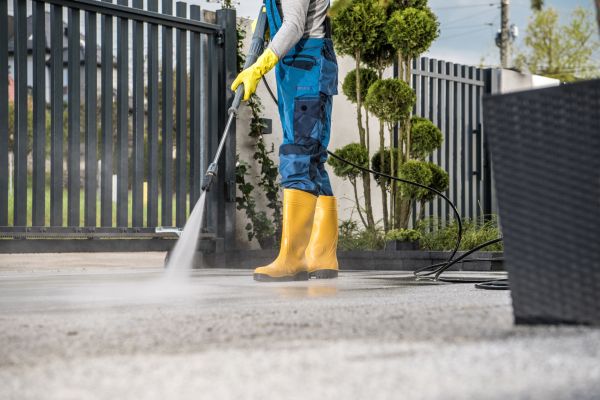 Driveway Power Washing in Winchester
