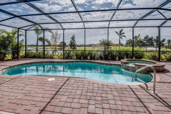 Pool Enclosure Cleaning in Winchester