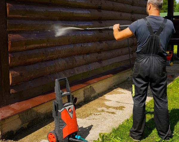 Log Home Pressure Washing in Winchester