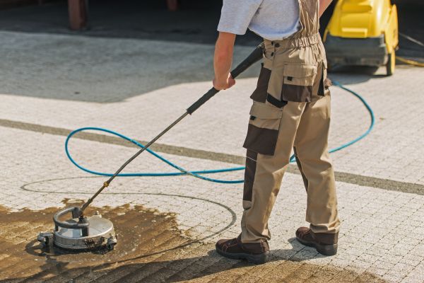 Townhouse Driveway Cleaning in Winchester