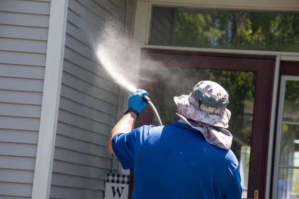 Siding Pressure Washing in Winchester